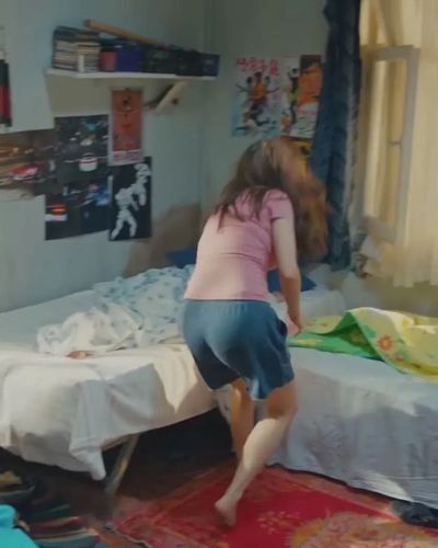 Hazal Kaya seksi ifşa fotoğrafı 351