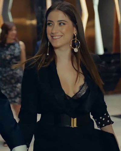 Hazal Kaya seksi ifşa fotoğrafı 357