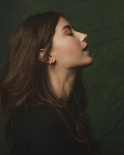 Hazal Kaya seksi ifşa fotoğrafı 369