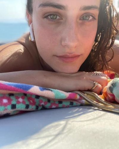 Hazal Kaya seksi ifşa fotoğrafı 377
