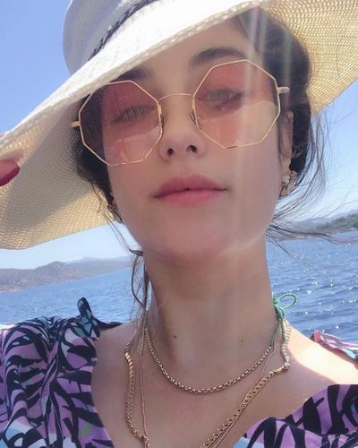 Hazal Kaya seksi ifşa fotoğrafı 391