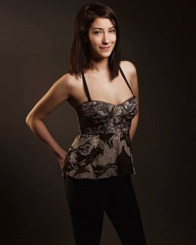 Hazal Kaya seksi ifşa fotoğrafı 405