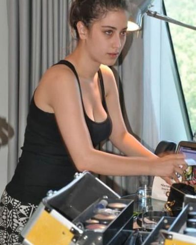 Hazal Kaya seksi ifşa fotoğrafı 406
