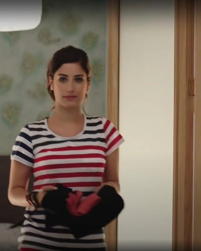 Hazal Kaya seksi ifşa fotoğrafı 51 — A.Ş.K. (2013)