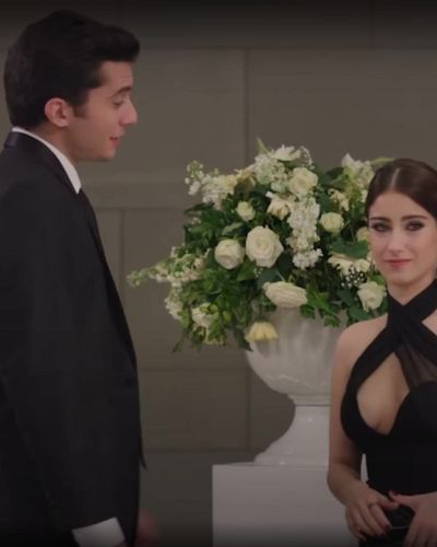 Hazal Kaya seksi ifşa fotoğrafı 42 — Maral: En Güzel Hikayem (2015)