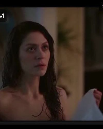 Hazal Türesan seksi ifşa fotoğrafı 32 — Tam Bir Centilmen (2024)