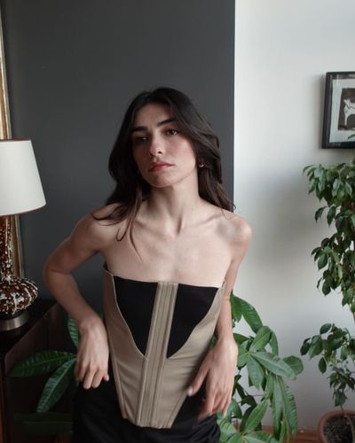 Hazar Erguclu seksi ifşa fotoğrafı 127