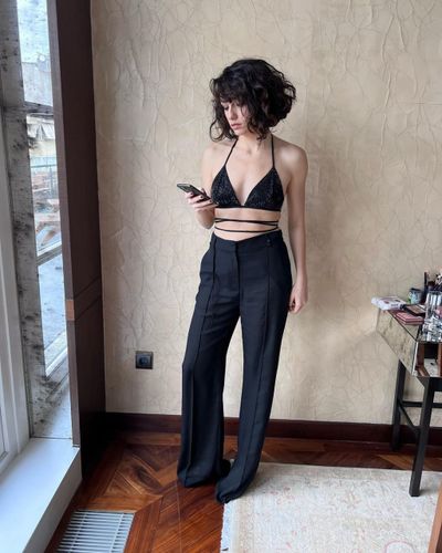 Hazar Erguclu seksi ifşa fotoğrafı 251