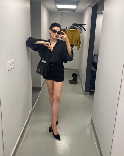 Hazar Erguclu seksi ifşa fotoğrafı 277