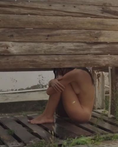 Hazar Erguclu seksi ifşa fotoğrafı 297