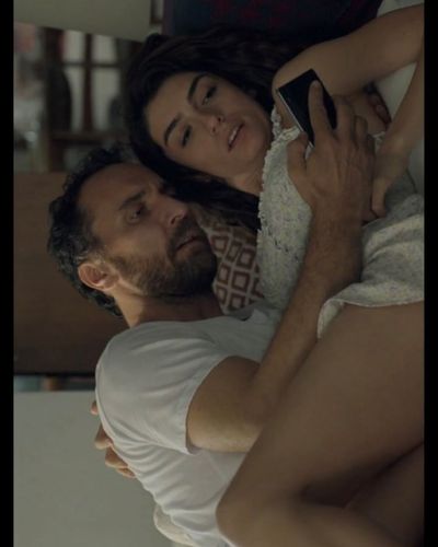 Hazar Erguclu seksi ifşa fotoğrafı 344