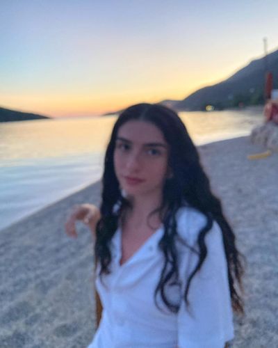 Hazar Erguclu seksi ifşa fotoğrafı 357