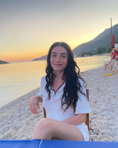 Hazar Erguclu seksi ifşa fotoğrafı 359