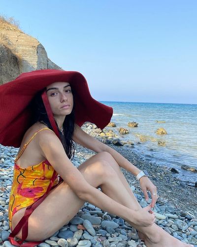 Hazar Erguclu seksi ifşa fotoğrafı 404