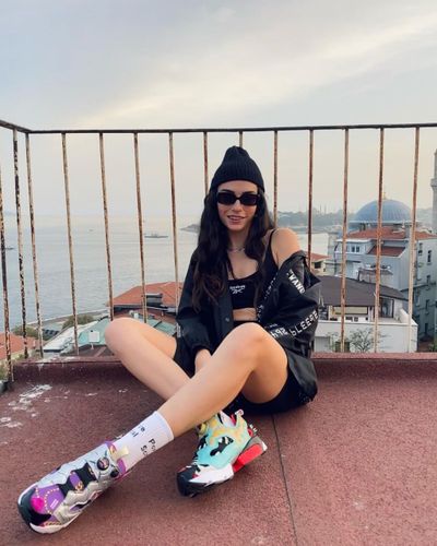 Hazar Erguclu seksi ifşa fotoğrafı 410