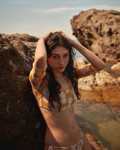 Hazar Erguclu seksi ifşa fotoğrafı 437