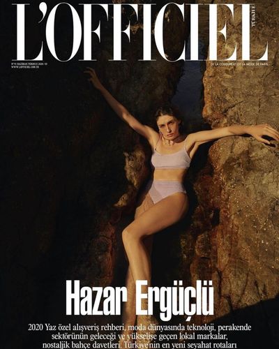 Hazar Erguclu seksi ifşa fotoğrafı 445