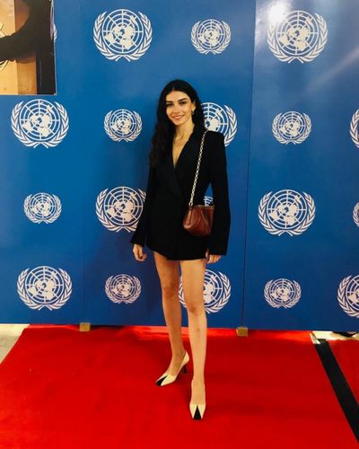 Hazar Erguclu seksi ifşa fotoğrafı 468