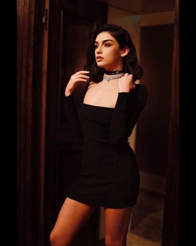 Hazar Erguclu seksi ifşa fotoğrafı 496