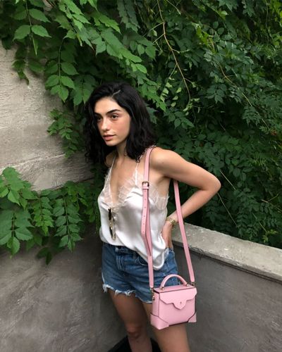 Hazar Erguclu seksi ifşa fotoğrafı 502