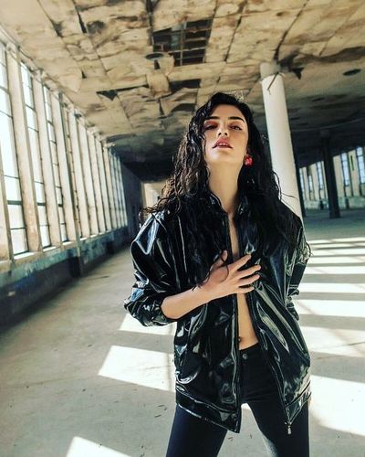 Hazar Erguclu seksi ifşa fotoğrafı 511
