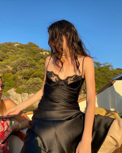 Hazar Erguclu seksi ifşa fotoğrafı 54