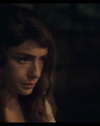 Hazar Erguclu seksi ifşa fotoğrafı 10 — Sakli (2021)
