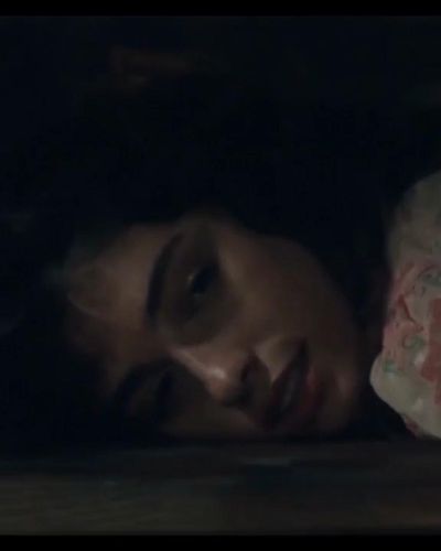 Hazar Erguclu seksi ifşa fotoğrafı 12 — Sakli (2021)