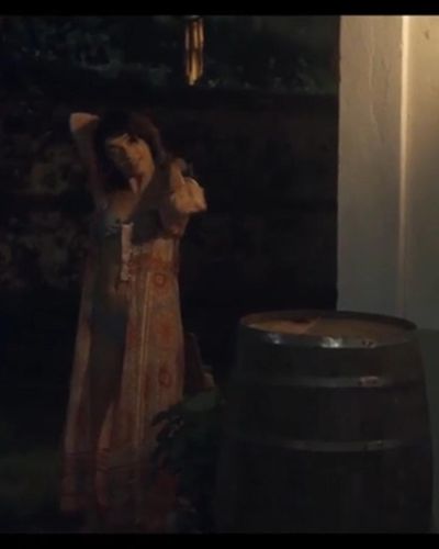 Hazar Erguclu seksi ifşa fotoğrafı 16 — Sakli (2021)