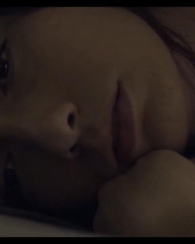 Hazar Erguclu seksi ifşa fotoğrafı 4 — Sakli (2021)
