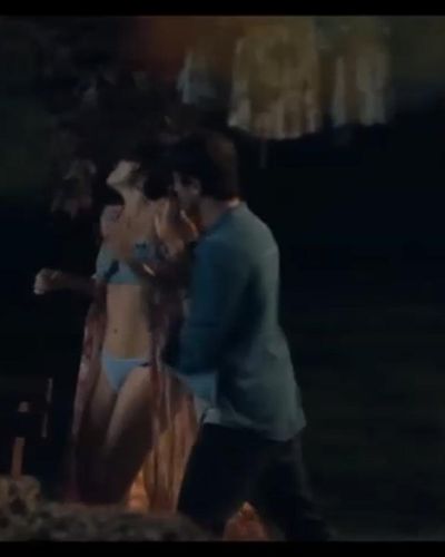 Hazar Erguclu seksi ifşa fotoğrafı 5 — Sakli (2021)