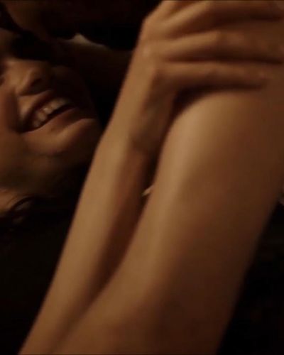 Hazar Erguclu seksi ifşa fotoğrafı 35 — Tight Dress (2016)