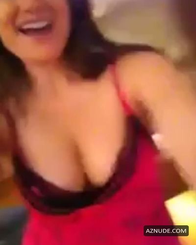 Hilal Cebeci Sexy Dance