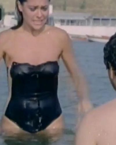 Hulya Avsar seksi ifşa fotoğrafı 108 — Aysem (1984)
