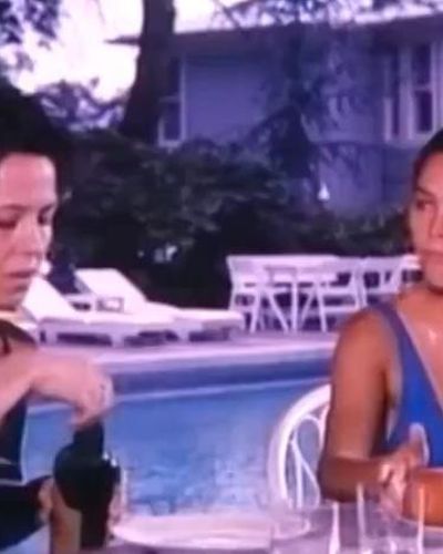 Hulya Avsar seksi ifşa fotoğrafı 20 — Fazilet (1990)