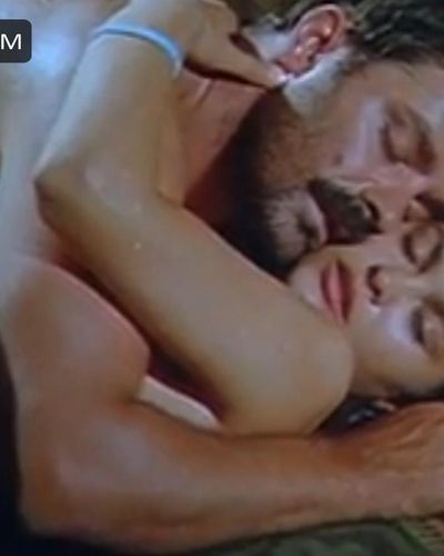 Hulya Avsar seksi ifşa fotoğrafı 83 — Olum Yolu (1985)