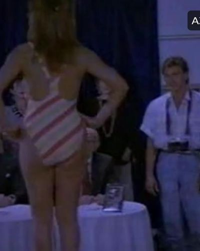 Hulya Avsar seksi ifşa fotoğrafı 44 — Ziyaret (1987)