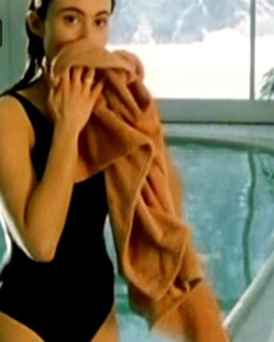 Idil Uner seksi ifşa fotoğrafı 101 — Spuren Im Eis - Eine Frau Sucht Die Wahrheit (2000)
