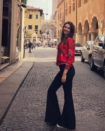 Leyla Lydia Tuğutlu seksi ifşa fotoğrafı 111