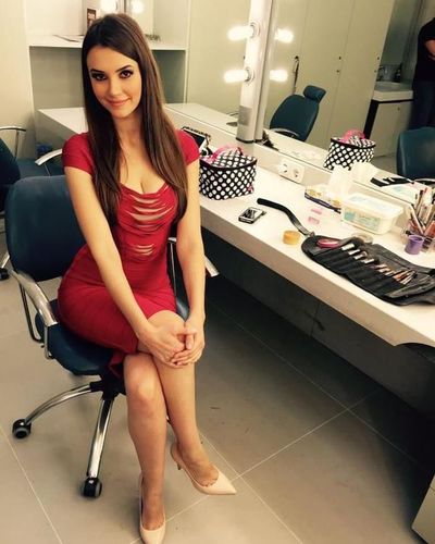 Leyla Lydia Tuğutlu seksi ifşa fotoğrafı 175