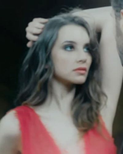 Leyla Lydia Tuğutlu seksi ifşa fotoğrafı 191