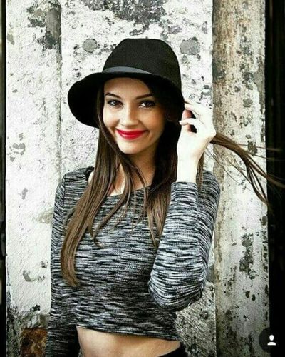 Leyla Lydia Tuğutlu seksi ifşa fotoğrafı 208