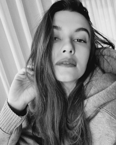 Leyla Lydia Tuğutlu seksi ifşa fotoğrafı 23