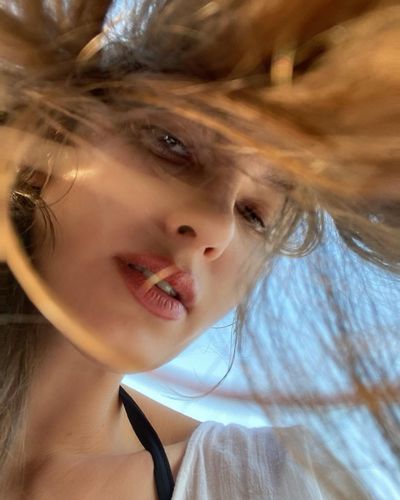Leyla Lydia Tuğutlu seksi ifşa fotoğrafı 4