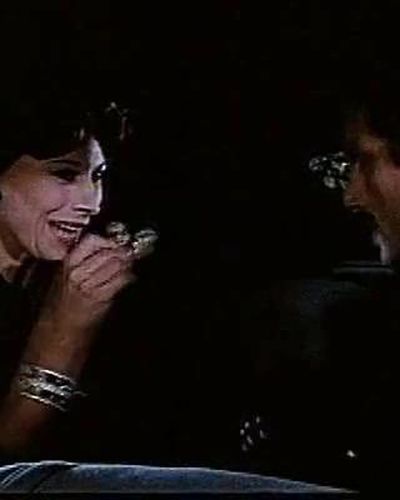 Magali Noel seksi ifşa fotoğrafı 14 — La Banca Di Monate (1976)