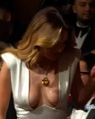 Melis Sezen seksi ifşa fotoğrafı 505
