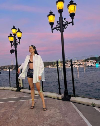 Melisa Şenolsun seksi ifşa fotoğrafı 58
