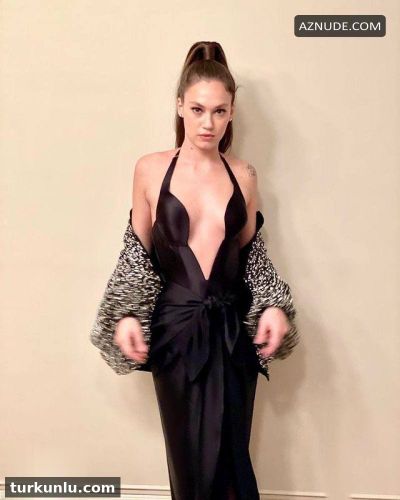 Melisa Şenolsun seksi ifşa fotoğrafı 9 — Melisa Şenolsun Nude And Sexy Photos Collection (2022)