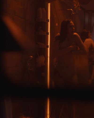 Melisa Şenolsun seksi ifşa fotoğrafı 20 — Atiye (2019)