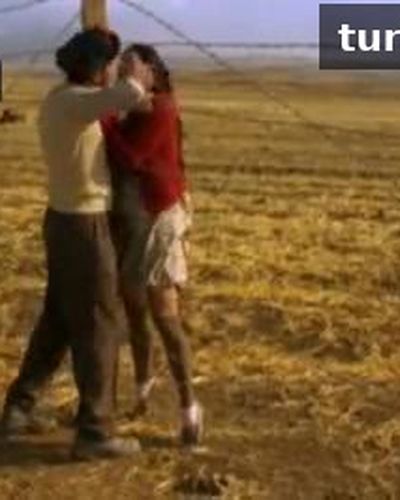 Meltem Cumbul seksi ifşa fotoğrafı 1 — Propaganda (1999)